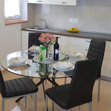 Ana Apartamento