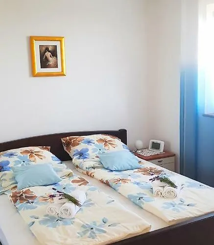 Ana *